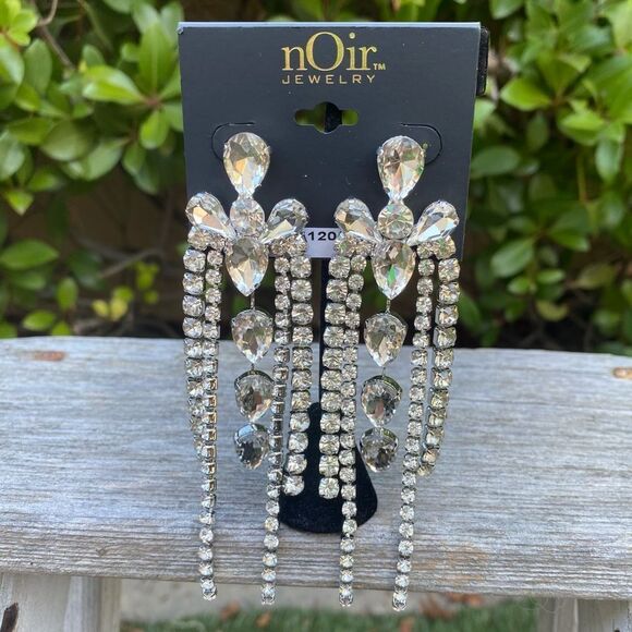 New Noir Jewelry Silver Rhinestone Chandlier Dangle Earrings. NWOT Bridal Party - Picture 1 of 2